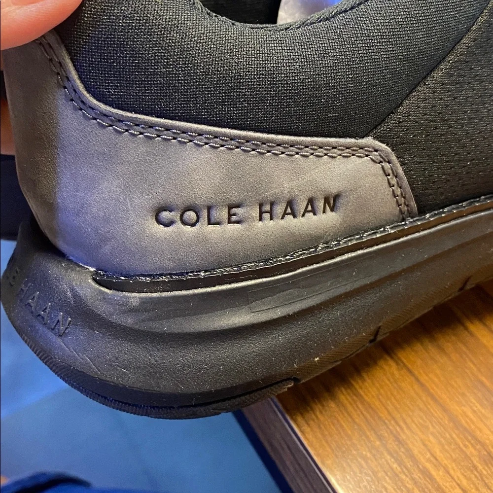 Colehaan Men’s Black Lightweight Tie Up Shoes Sz 9.5. NWOB C40306